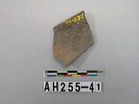 藏品(灰色粗砂陶器殘件)的圖片